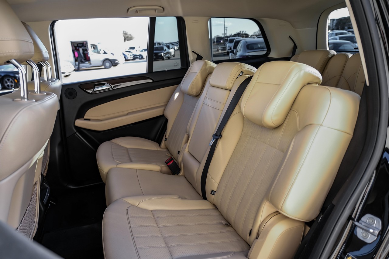 Mercedes-Benz GLS 450 Vehicle Main Gallery Image 38