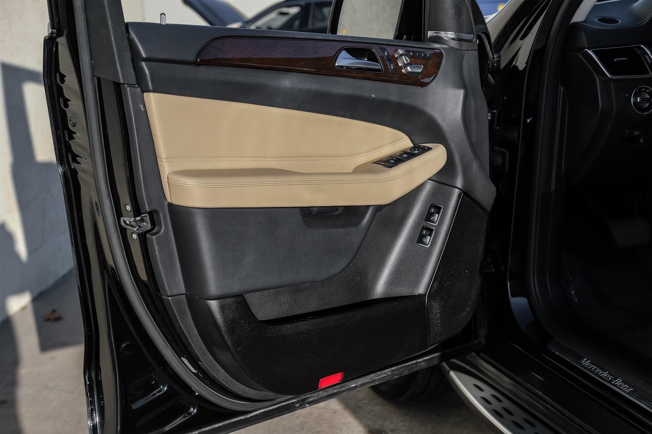 Mercedes-Benz GLS 450 Vehicle Main Gallery Image 41