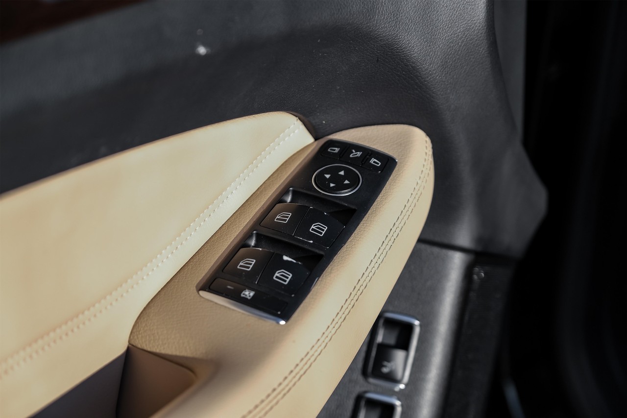 Mercedes-Benz GLS 450 Vehicle Main Gallery Image 42