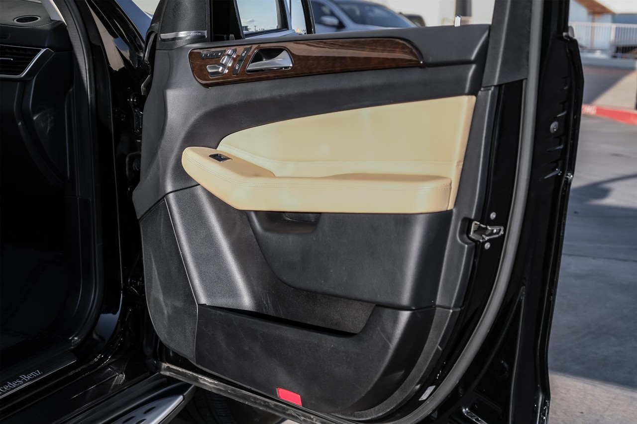 Mercedes-Benz GLS 450 Vehicle Main Gallery Image 44