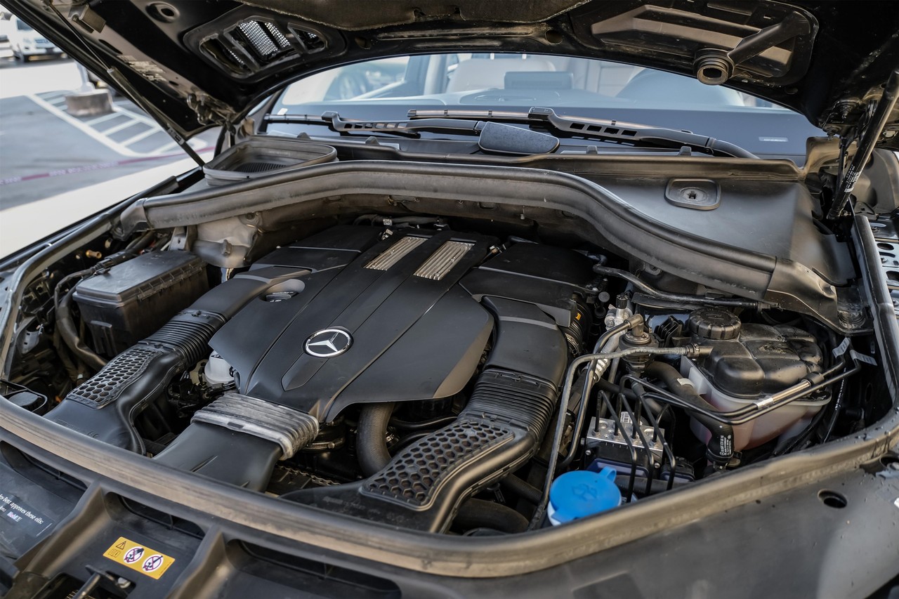 Mercedes-Benz GLS 450 Vehicle Main Gallery Image 50