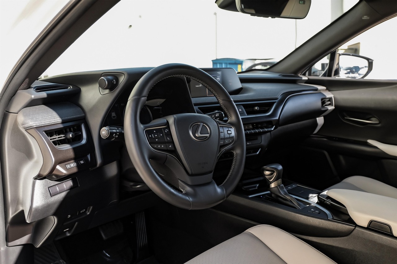 Lexus UX Vehicle Main Gallery Image 03