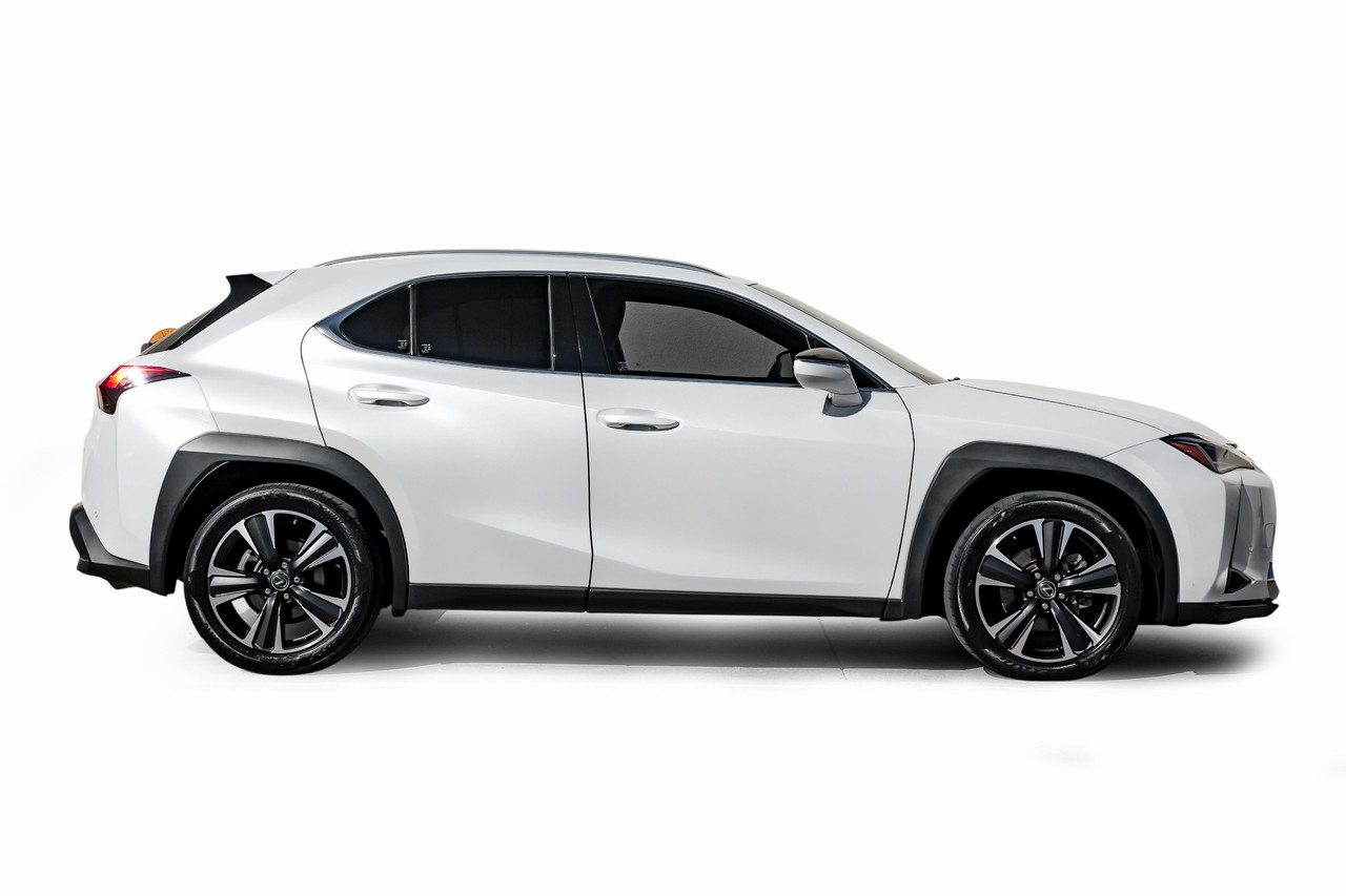 Lexus UX Vehicle Main Gallery Image 07