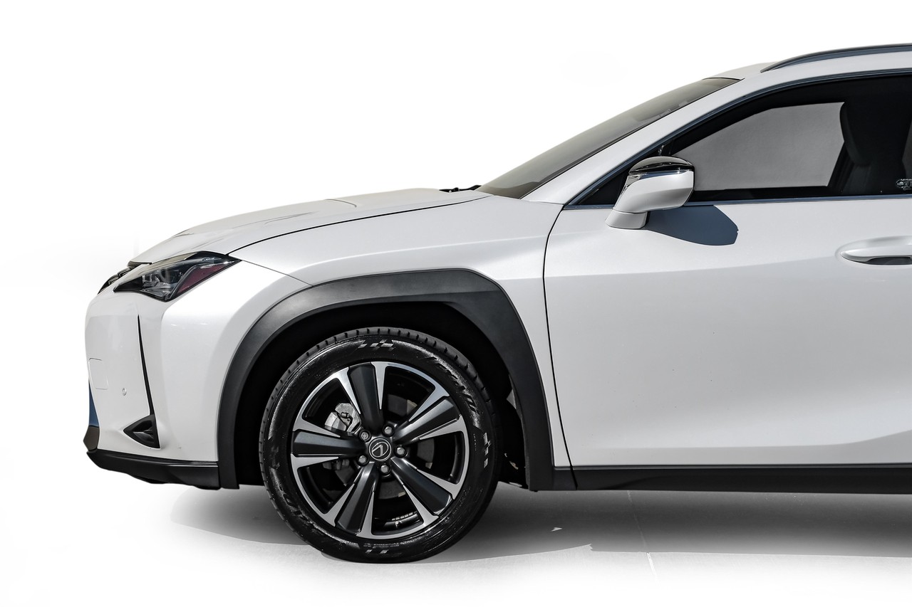 Lexus UX Vehicle Main Gallery Image 12