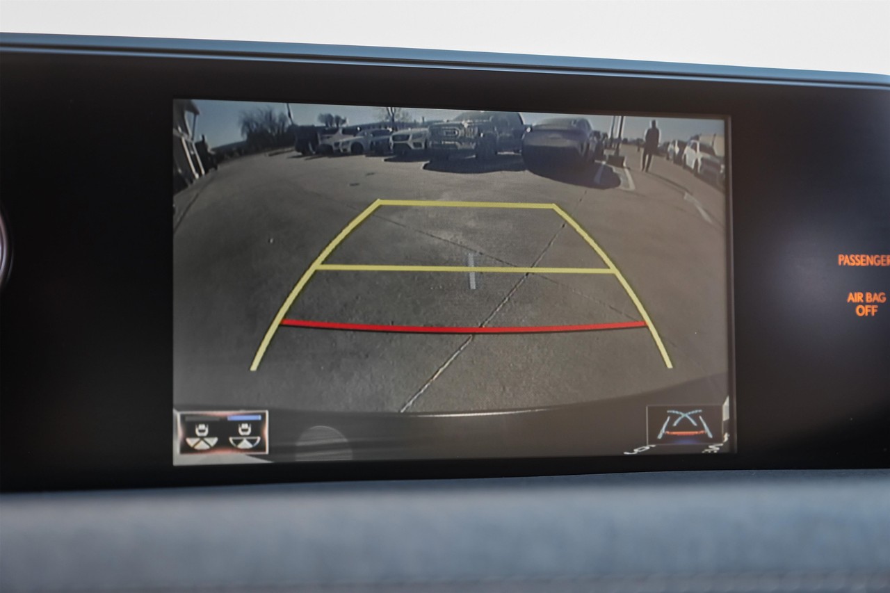 Lexus UX Vehicle Main Gallery Image 23