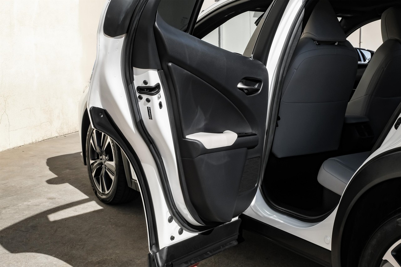 Lexus UX Vehicle Main Gallery Image 46