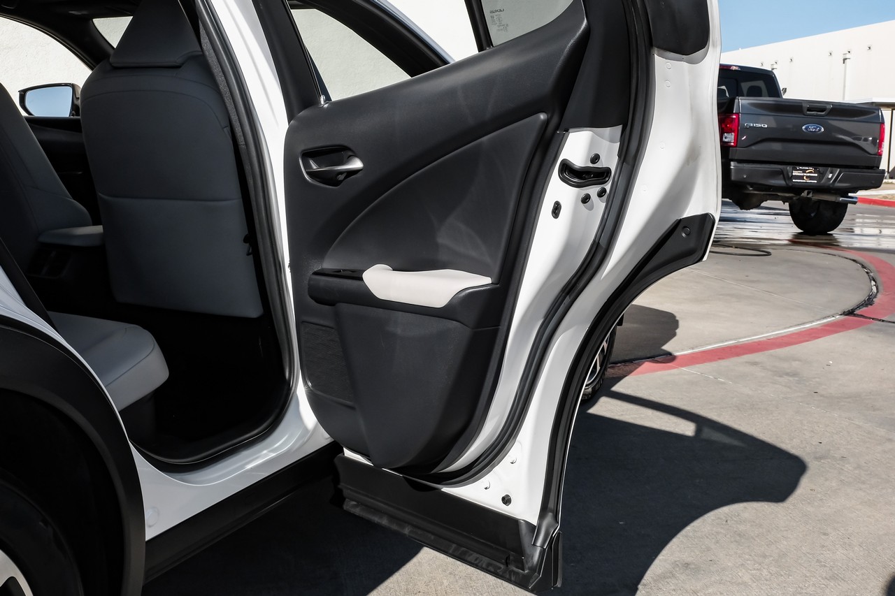 Lexus UX Vehicle Main Gallery Image 47