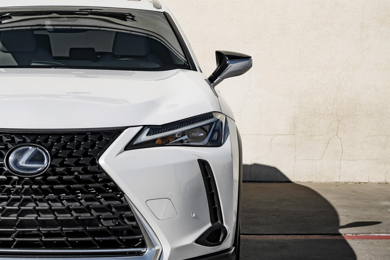 Lexus UX Vehicle Main Gallery Image 48
