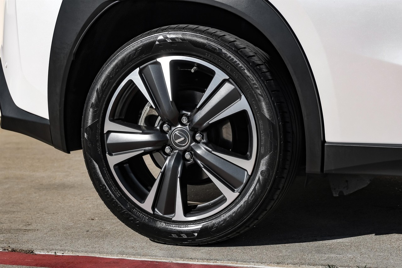 Lexus UX Vehicle Main Gallery Image 50