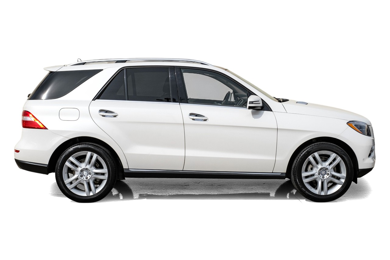 Mercedes-Benz ML 350 Vehicle Main Gallery Image 08