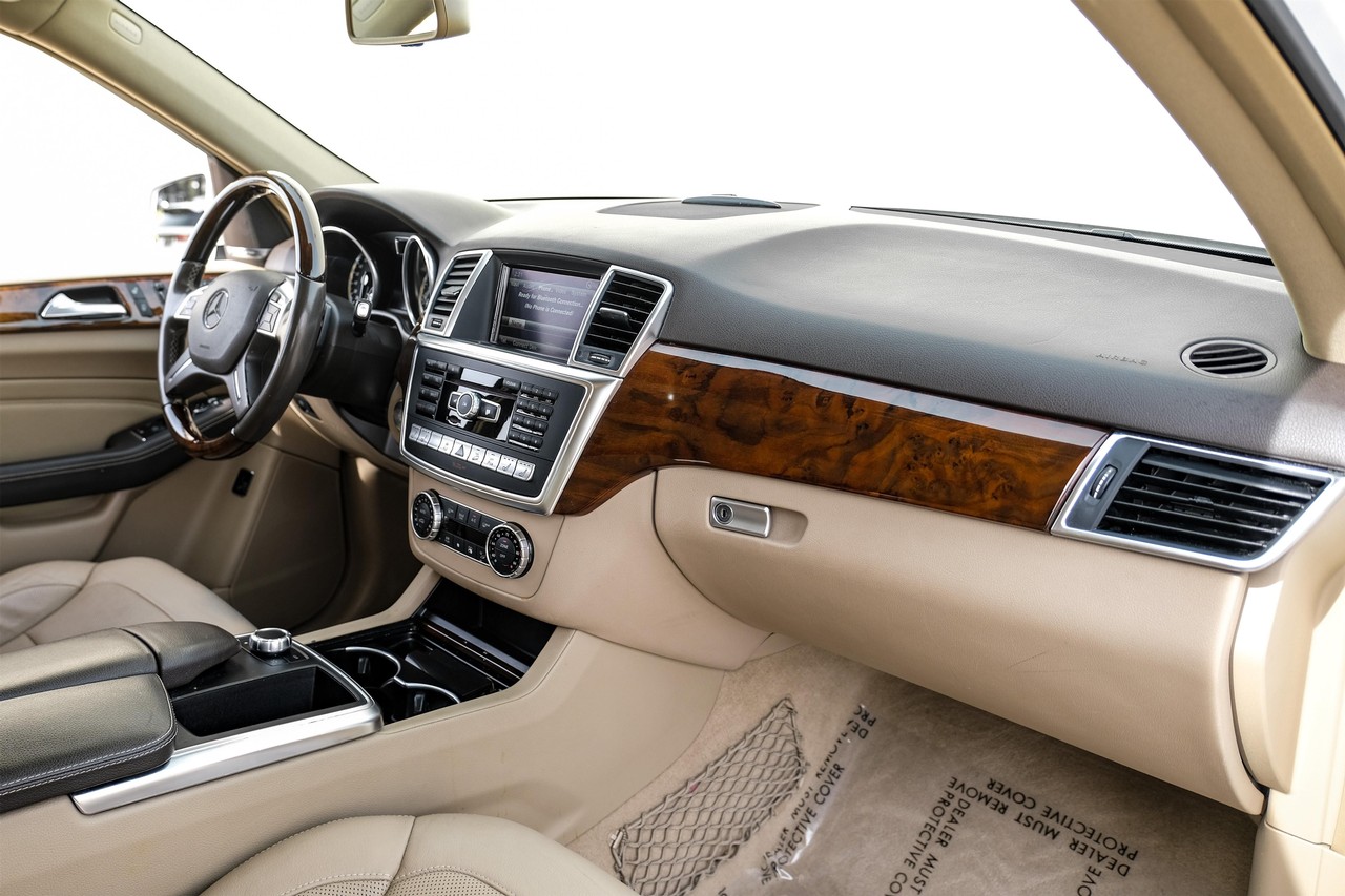 Mercedes-Benz ML 350 Vehicle Main Gallery Image 13