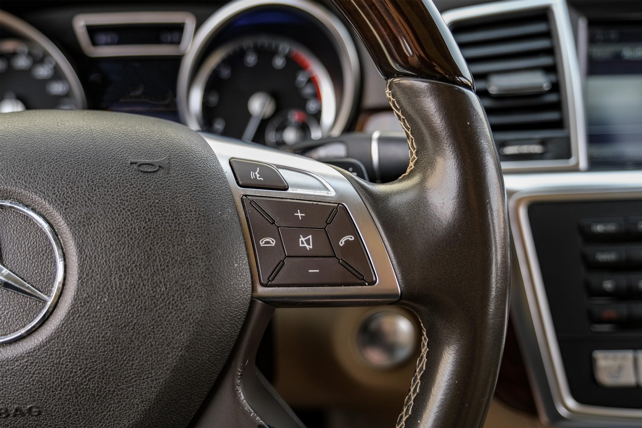 Mercedes-Benz ML 350 Vehicle Main Gallery Image 18