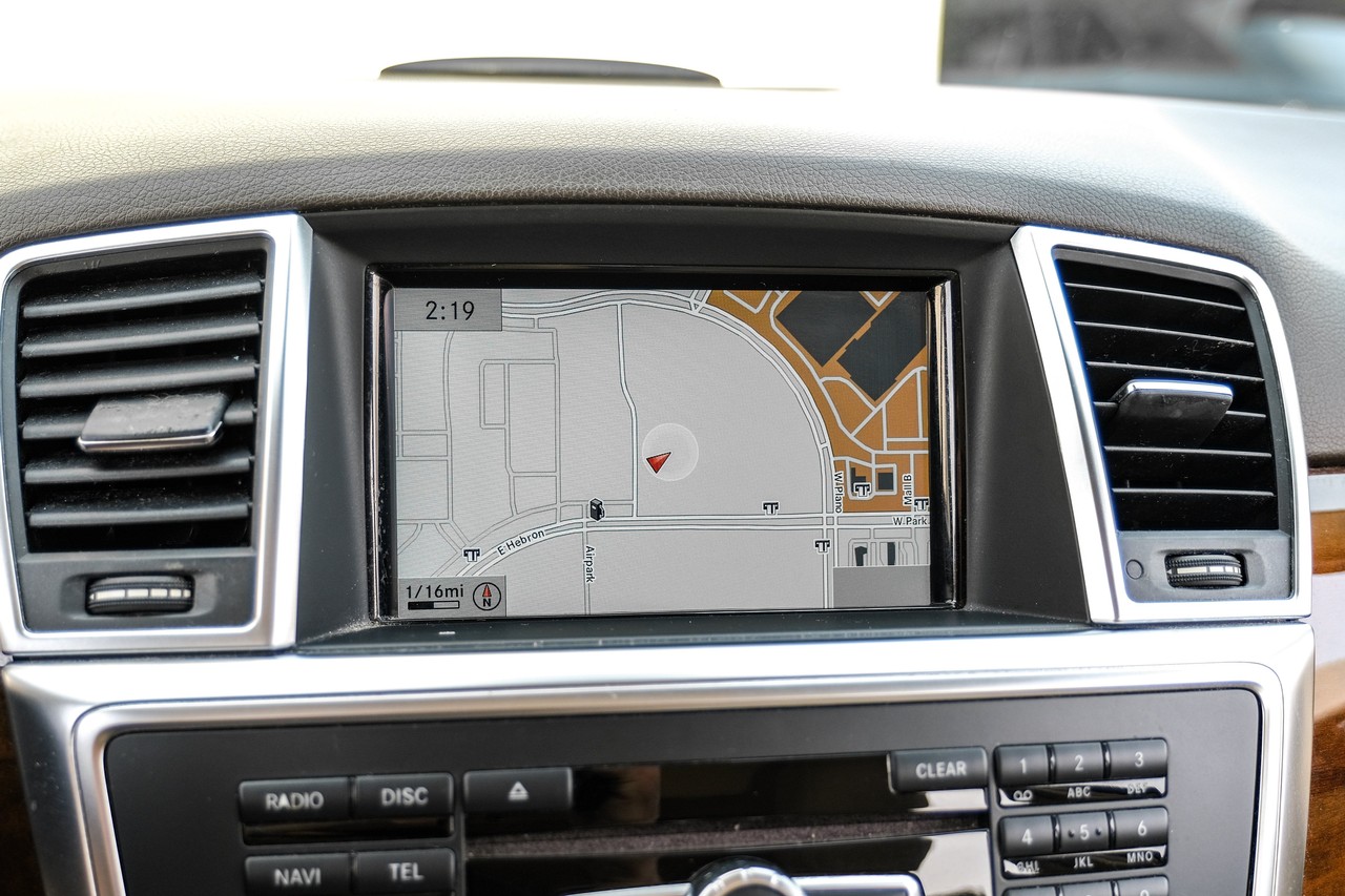 Mercedes-Benz ML 350 Vehicle Main Gallery Image 22