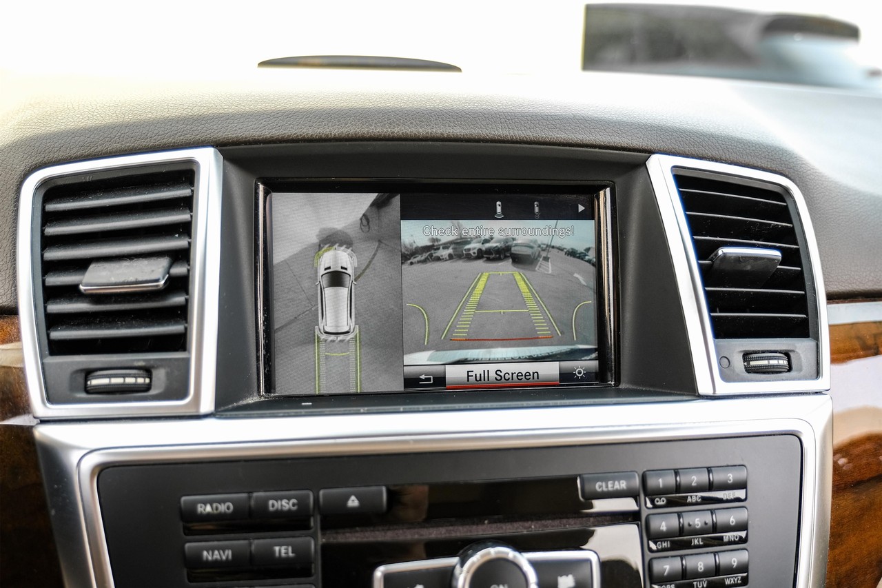 Mercedes-Benz ML 350 Vehicle Main Gallery Image 23