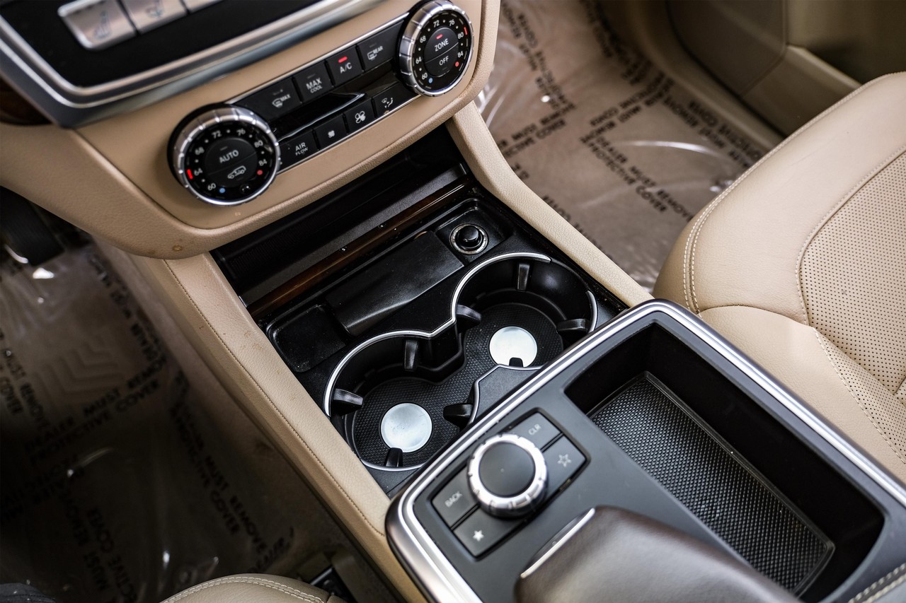 Mercedes-Benz ML 350 Vehicle Main Gallery Image 26