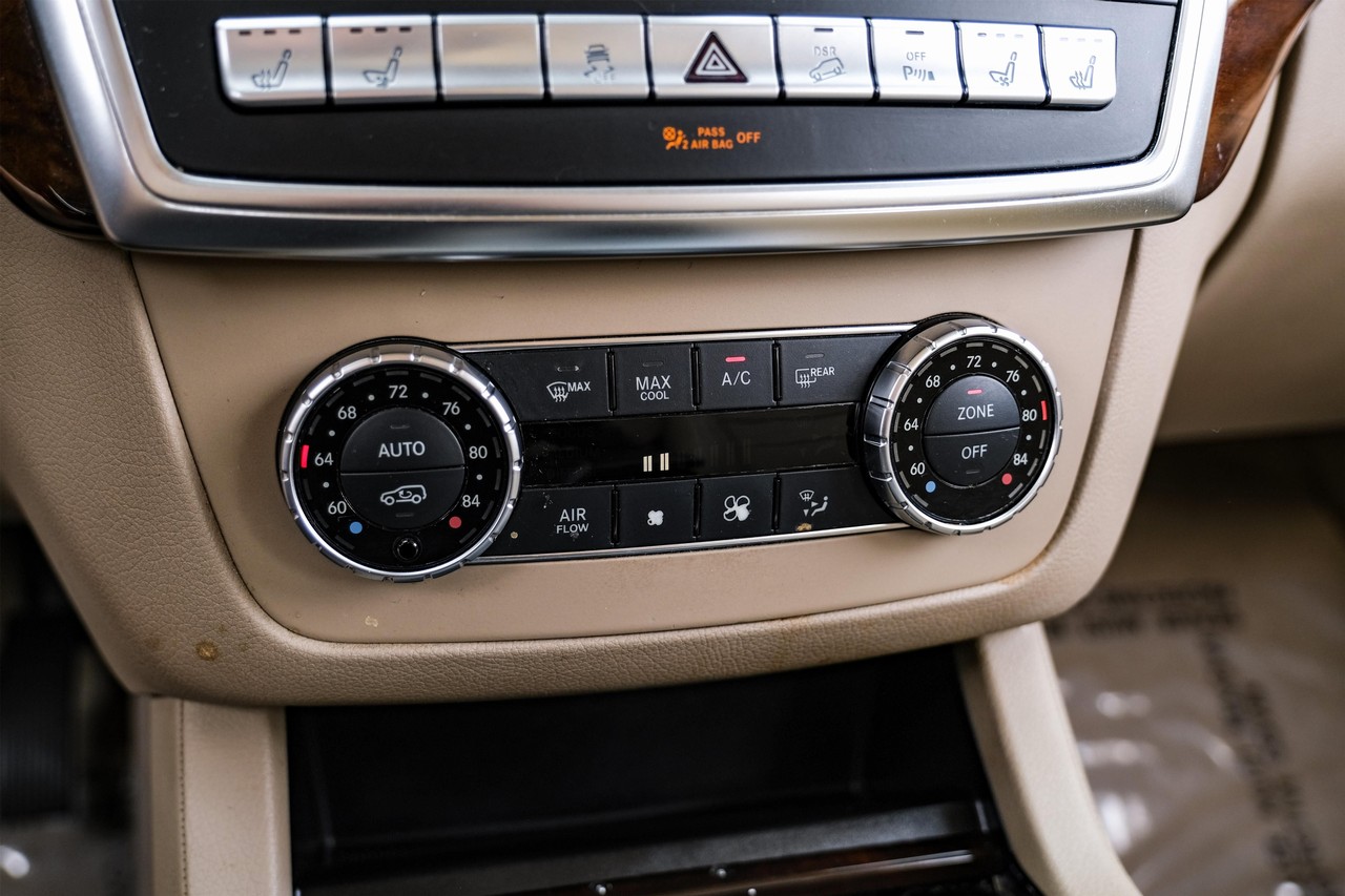 Mercedes-Benz ML 350 Vehicle Main Gallery Image 28