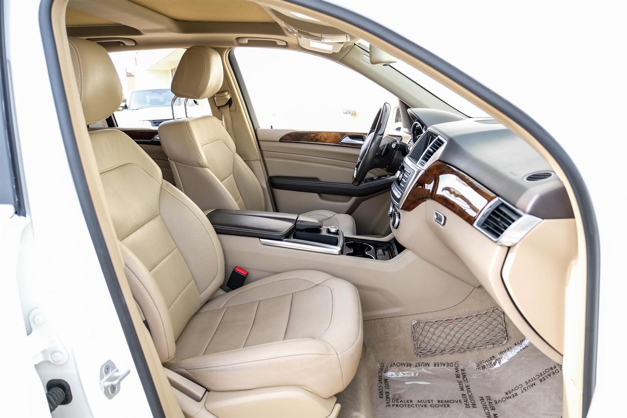 Mercedes-Benz ML 350 Vehicle Main Gallery Image 32