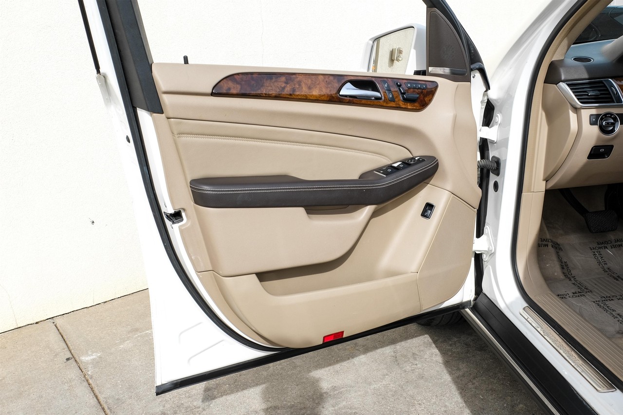 Mercedes-Benz ML 350 Vehicle Main Gallery Image 41