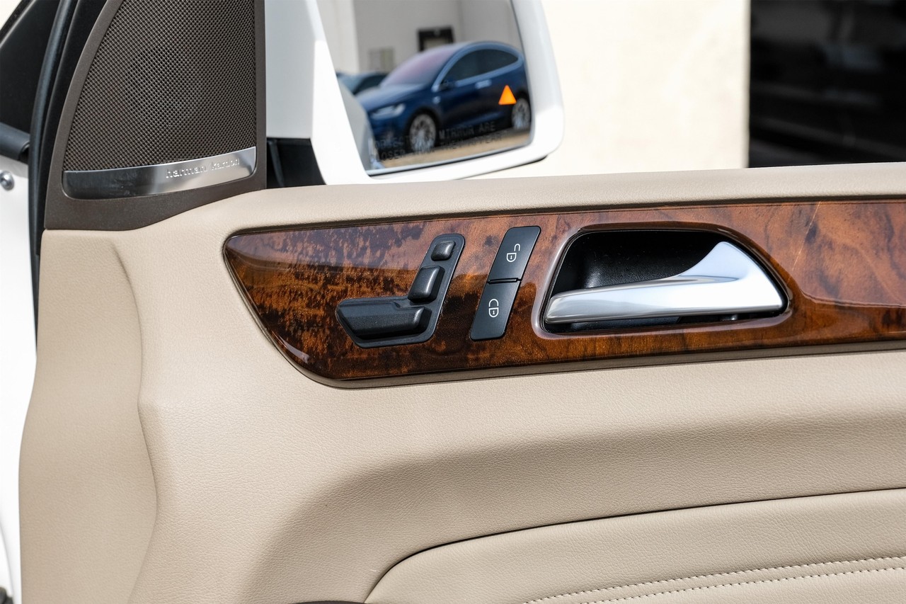 Mercedes-Benz ML 350 Vehicle Main Gallery Image 44