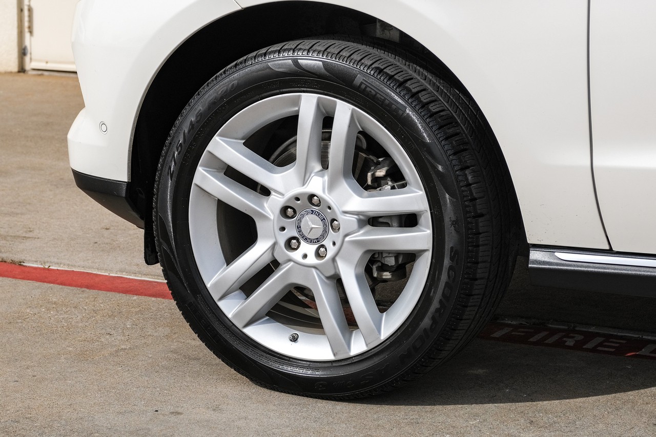 Mercedes-Benz ML 350 Vehicle Main Gallery Image 56