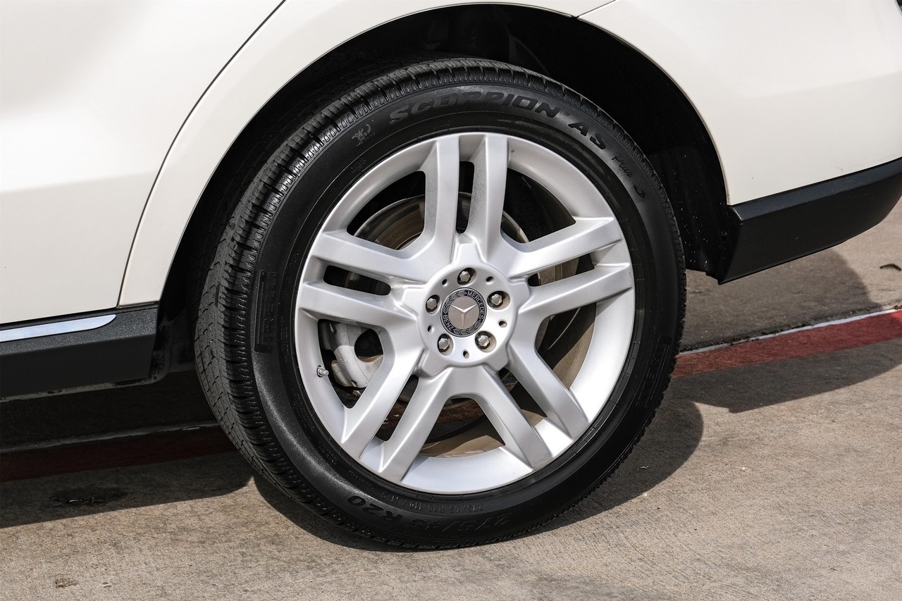 Mercedes-Benz ML 350 Vehicle Main Gallery Image 57