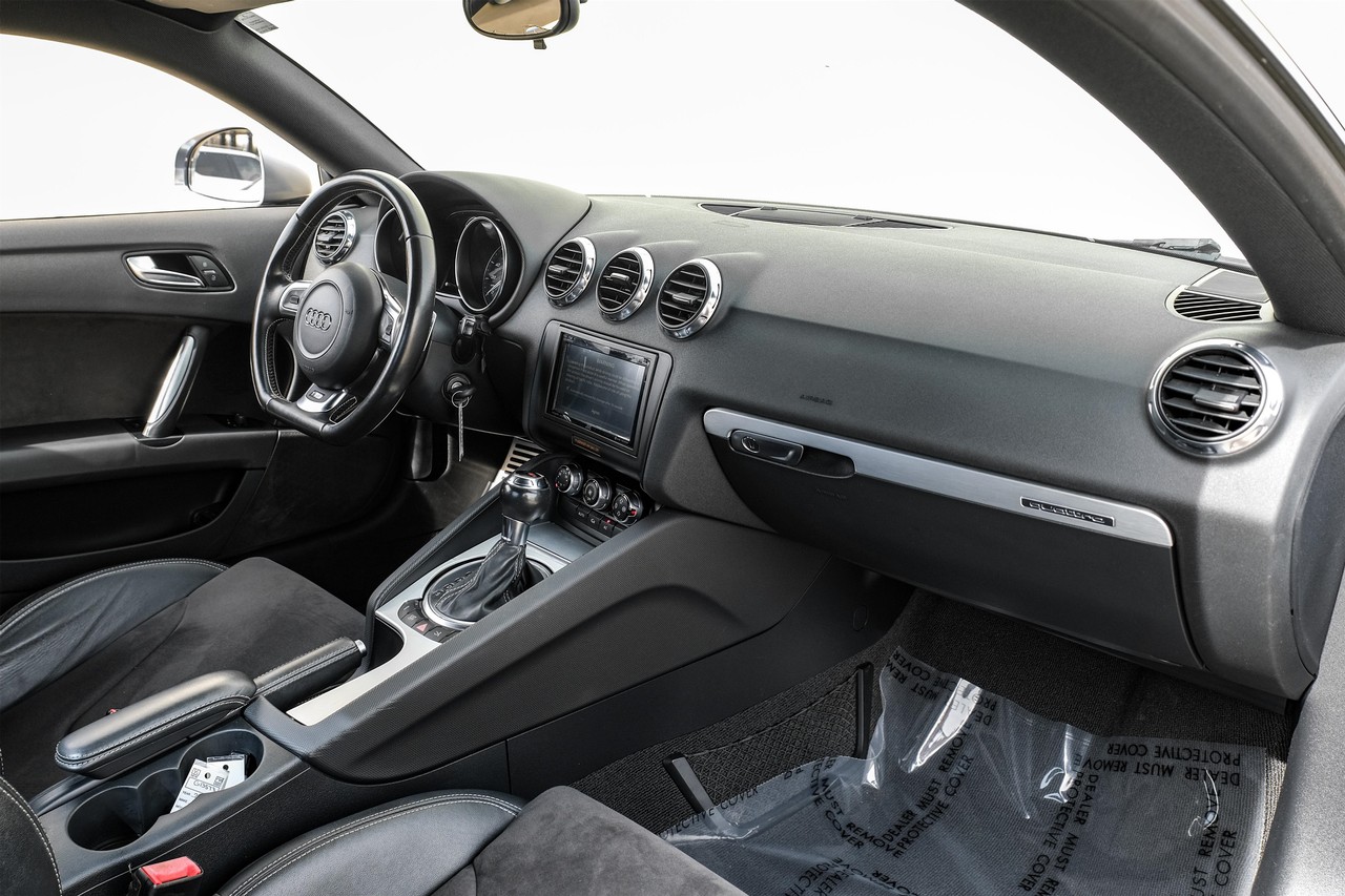 Audi TTS Vehicle Main Gallery Image 12