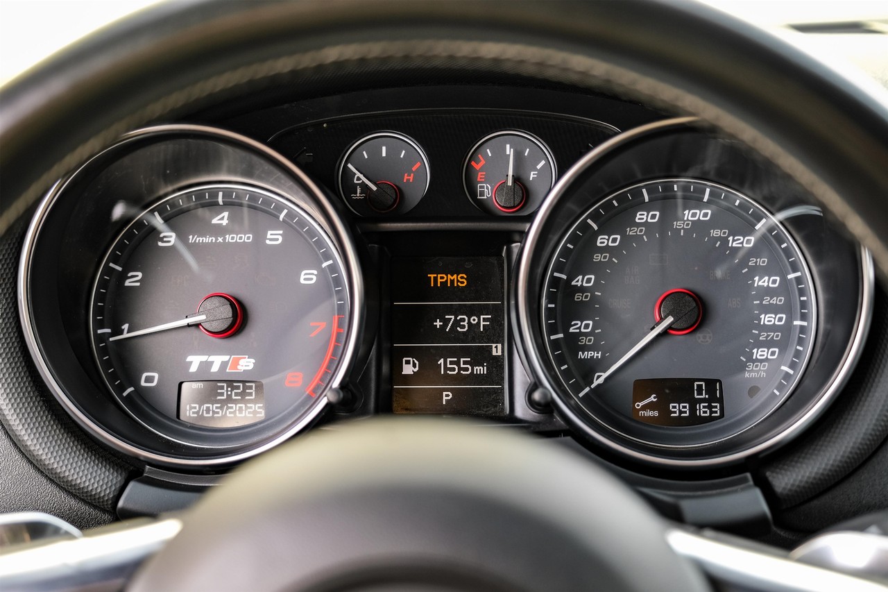 Audi TTS Vehicle Main Gallery Image 14