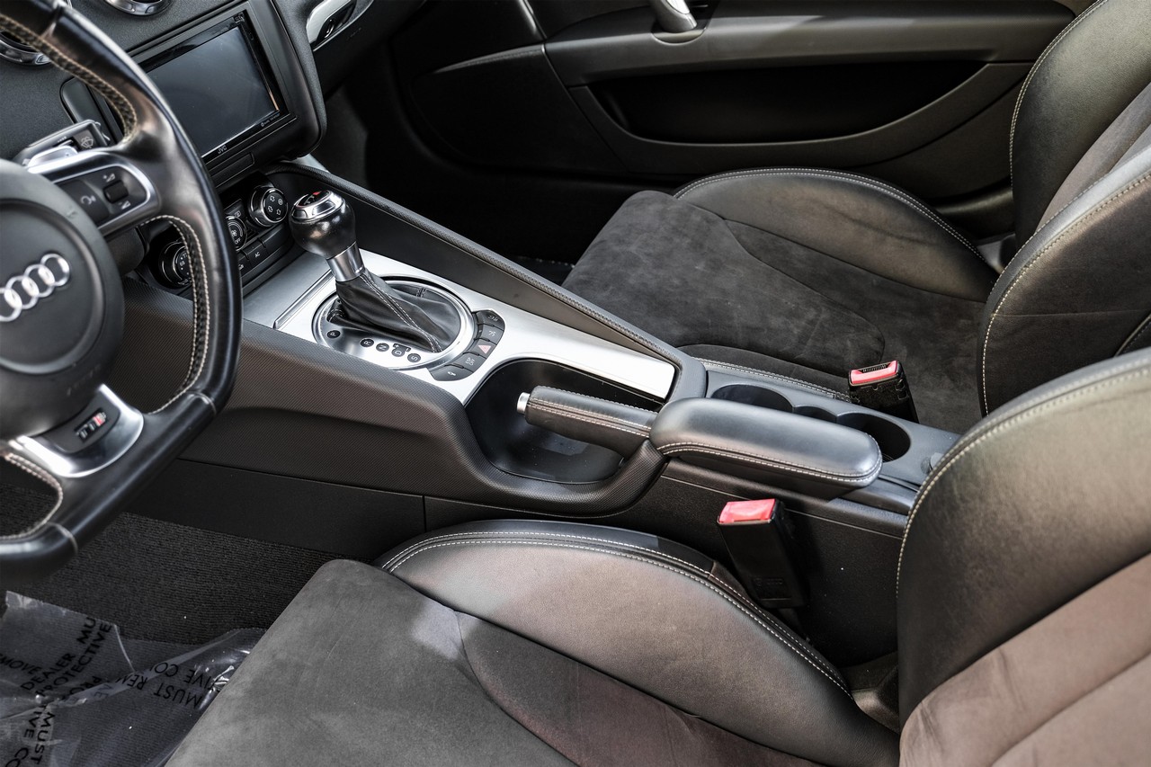 Audi TTS Vehicle Main Gallery Image 19