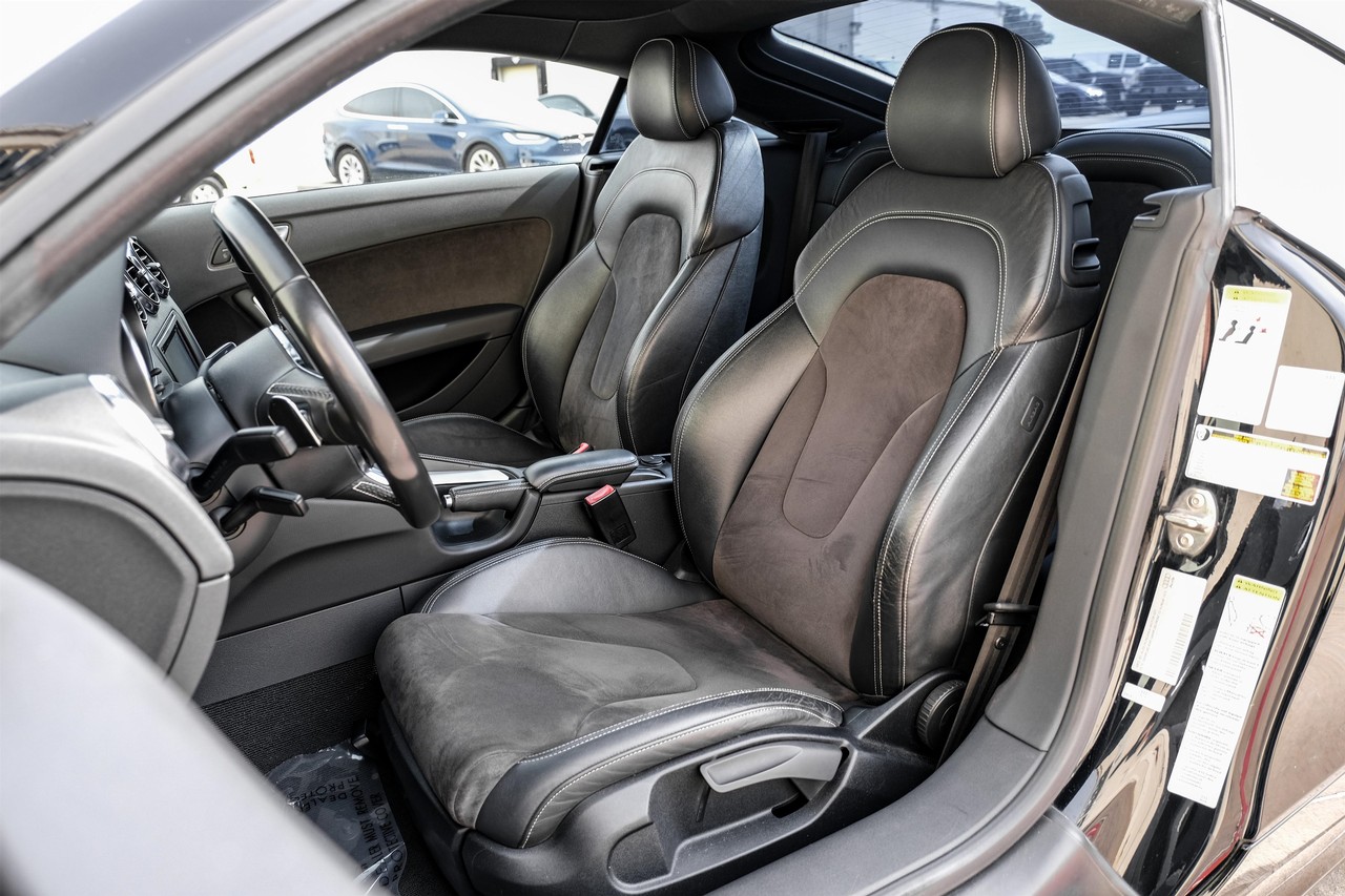 Audi TTS Vehicle Main Gallery Image 24