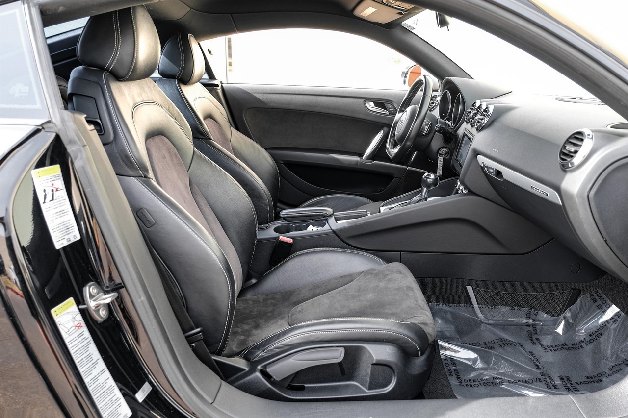 Audi TTS Vehicle Main Gallery Image 26