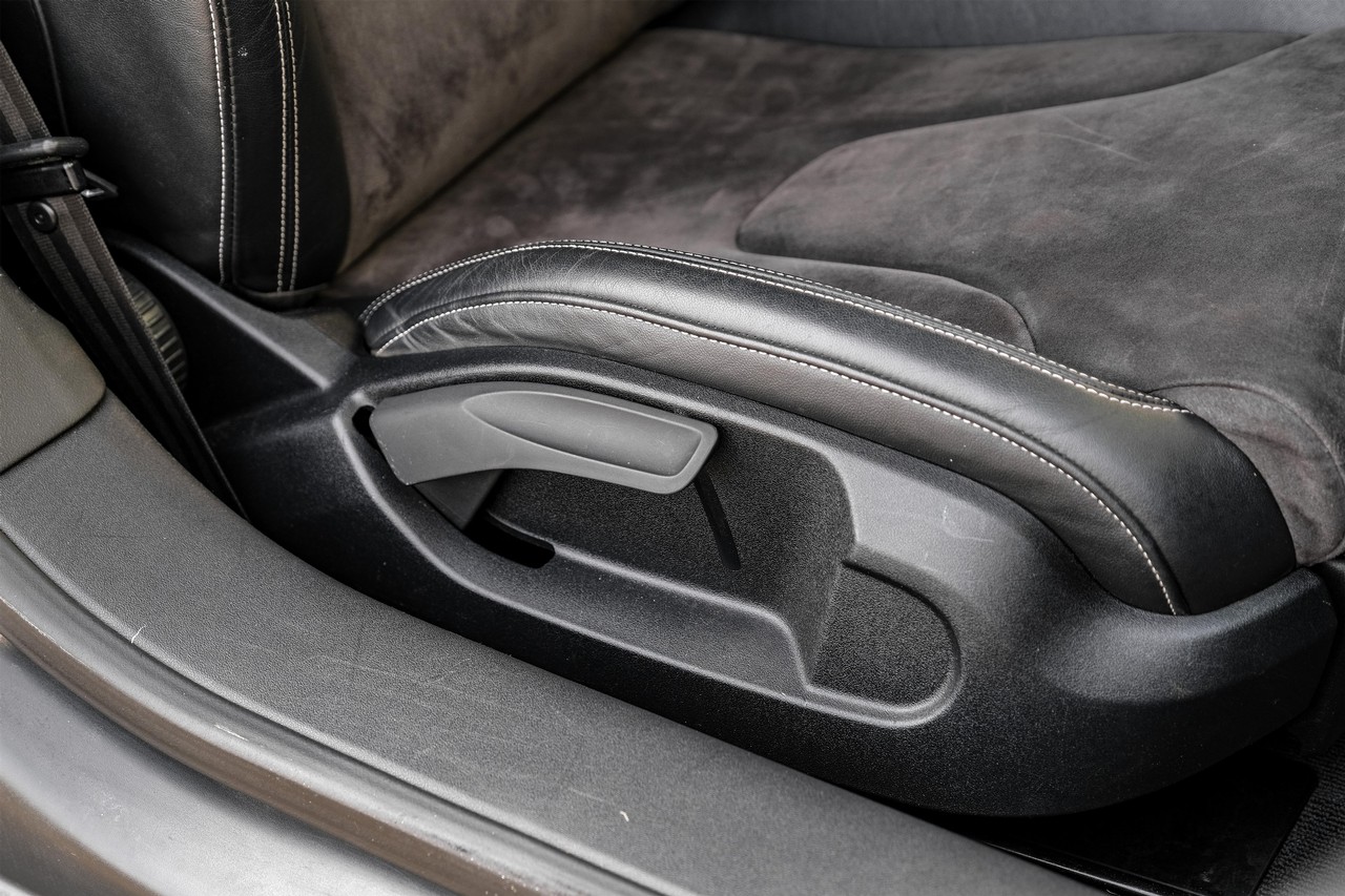 Audi TTS Vehicle Main Gallery Image 28