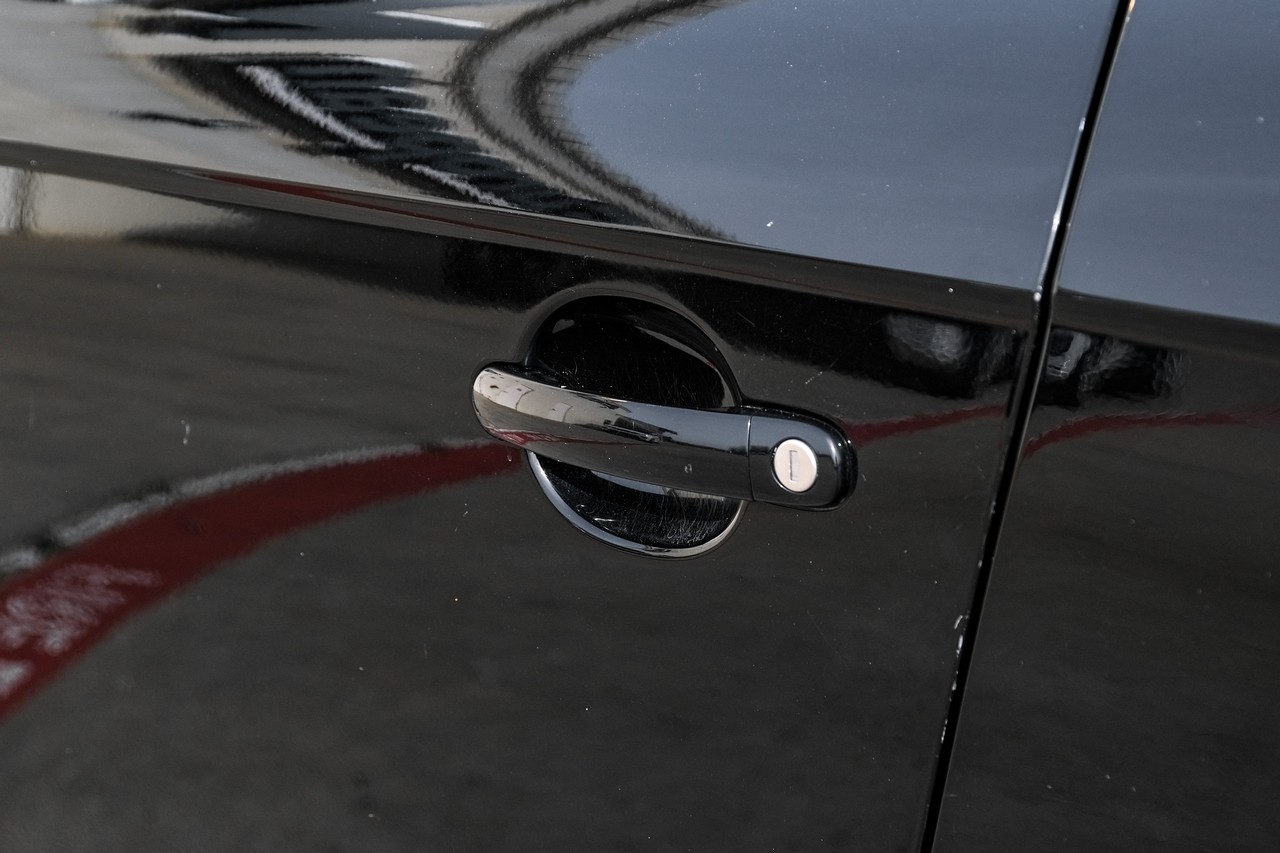 Audi TTS Vehicle Main Gallery Image 29