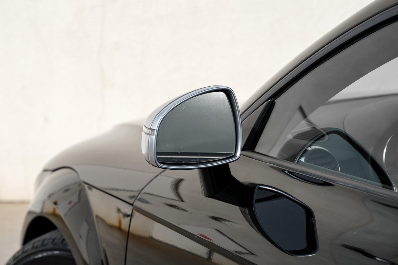 Audi TTS Vehicle Main Gallery Image 30