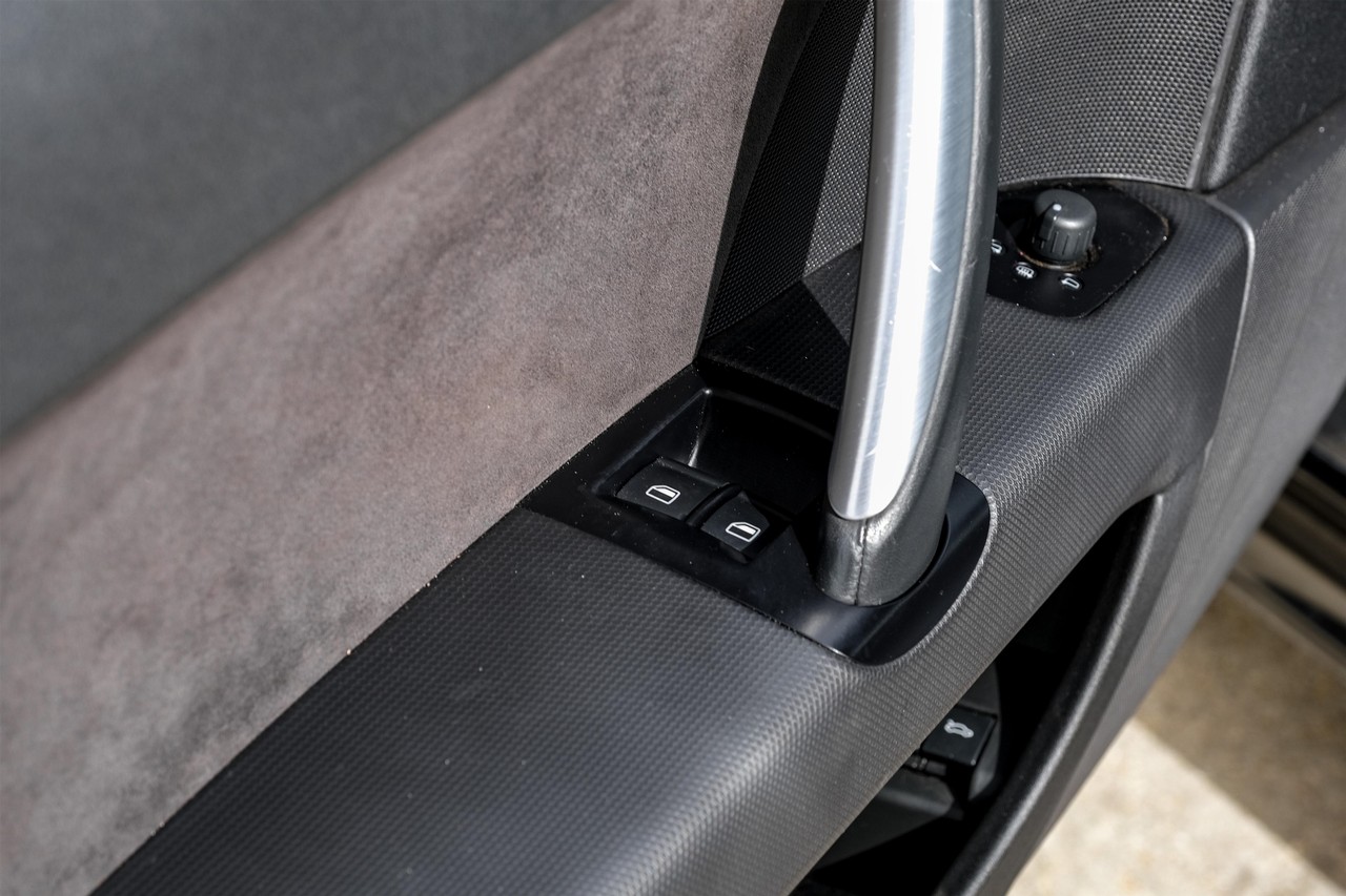 Audi TTS Vehicle Main Gallery Image 32