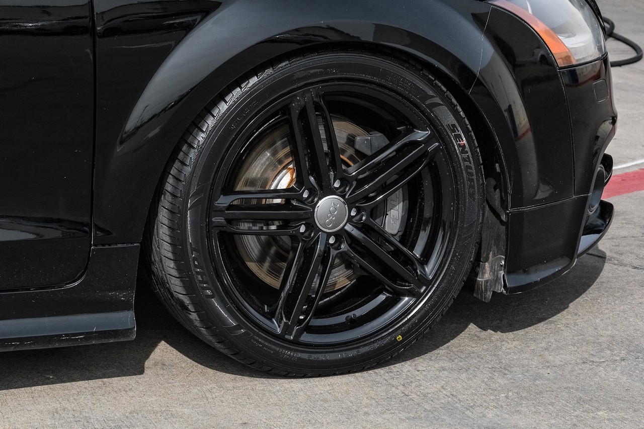 Audi TTS Vehicle Main Gallery Image 40