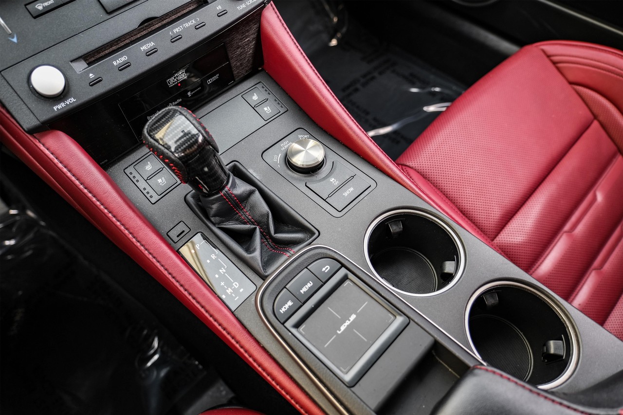 Lexus RC Vehicle Main Gallery Image 25