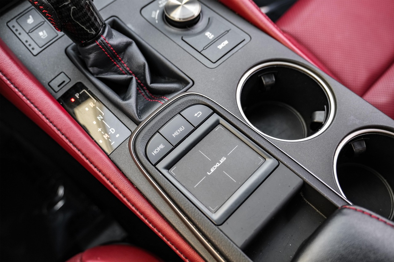 Lexus RC Vehicle Main Gallery Image 26