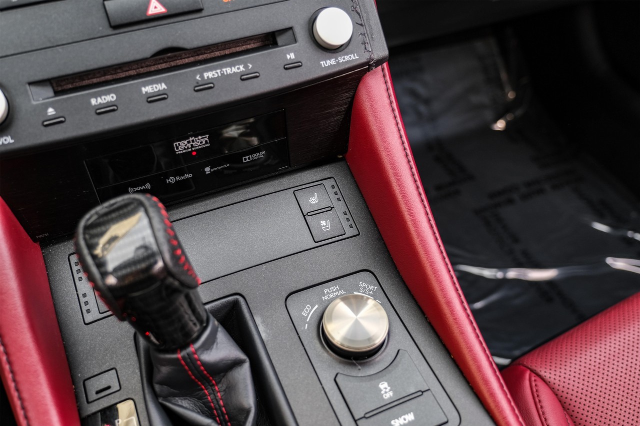 Lexus RC Vehicle Main Gallery Image 28