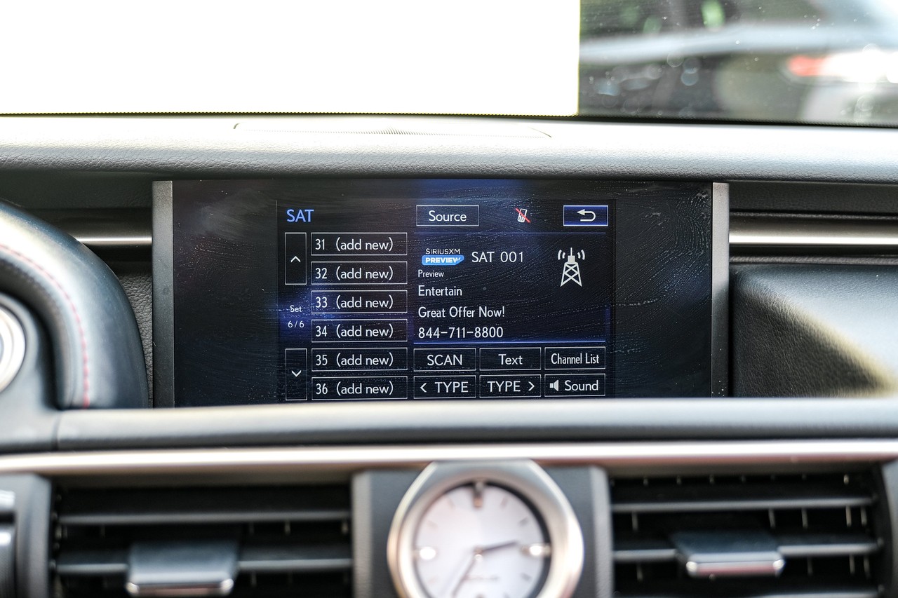 Lexus RC Vehicle Main Gallery Image 32