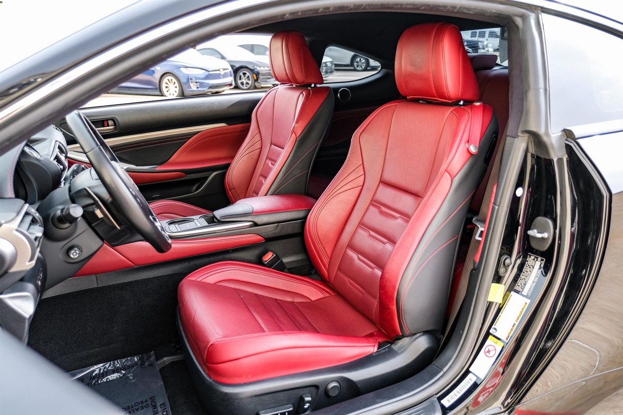 Lexus RC Vehicle Main Gallery Image 36