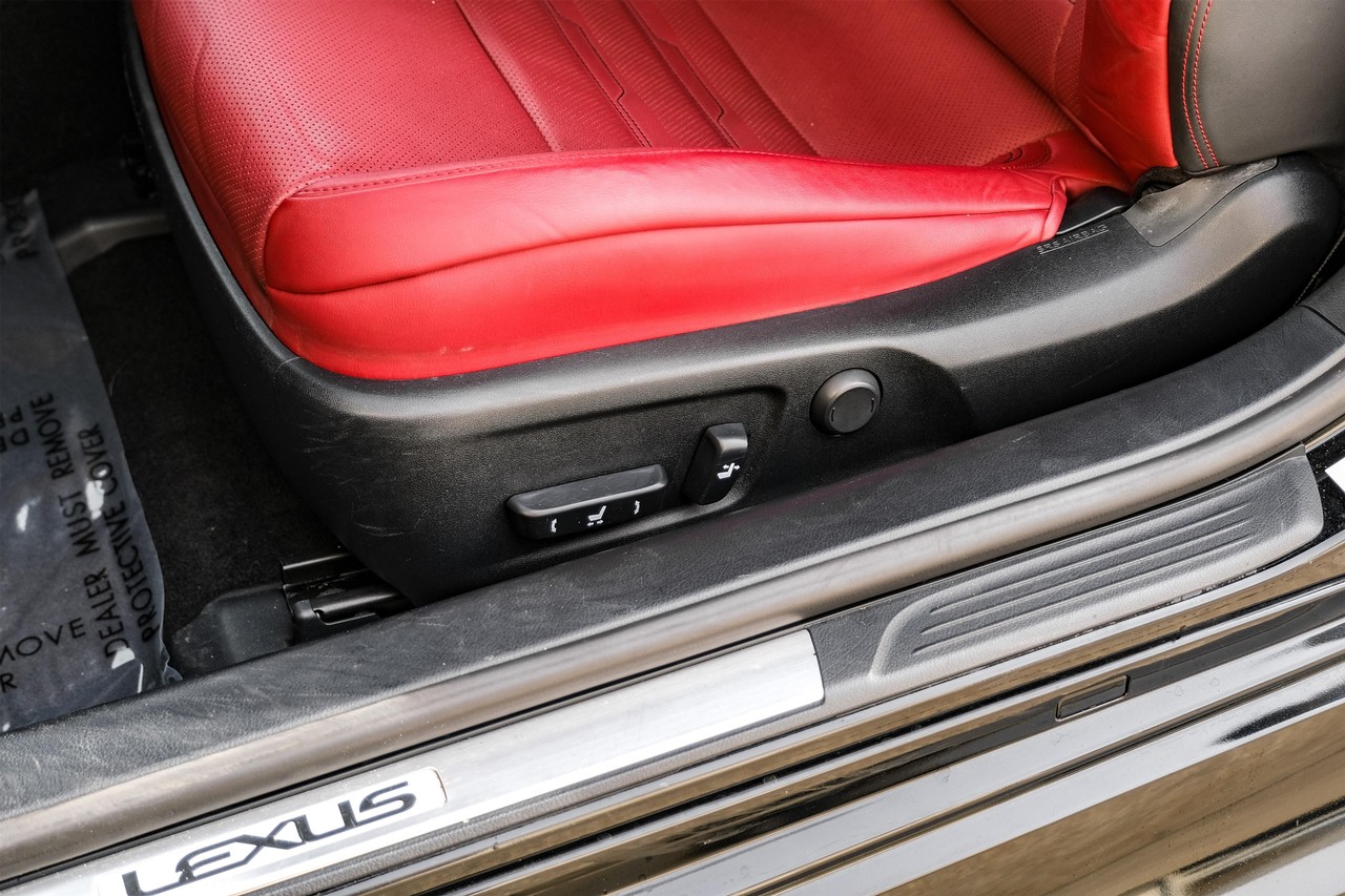 Lexus RC Vehicle Main Gallery Image 37