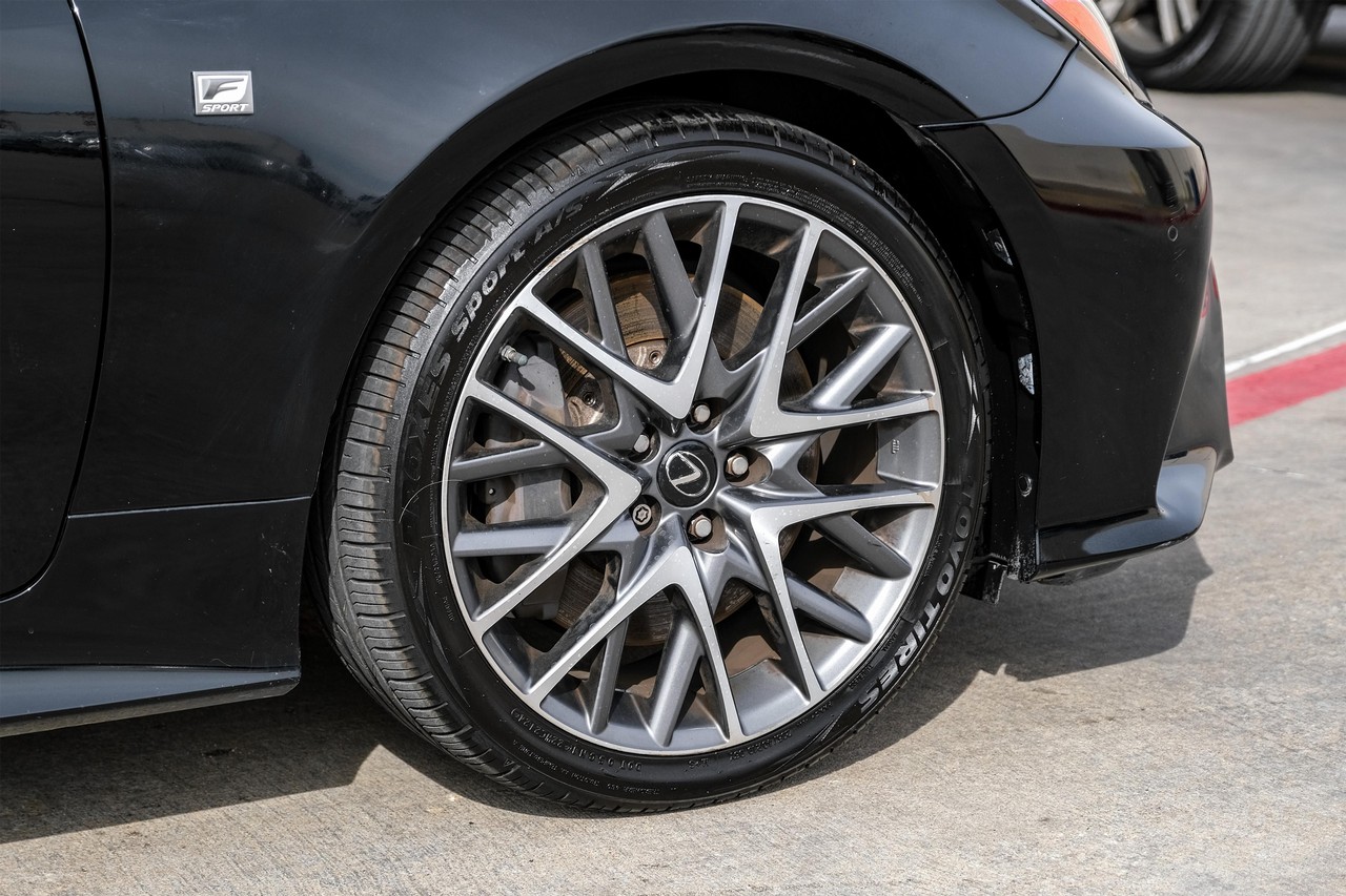 Lexus RC Vehicle Main Gallery Image 53