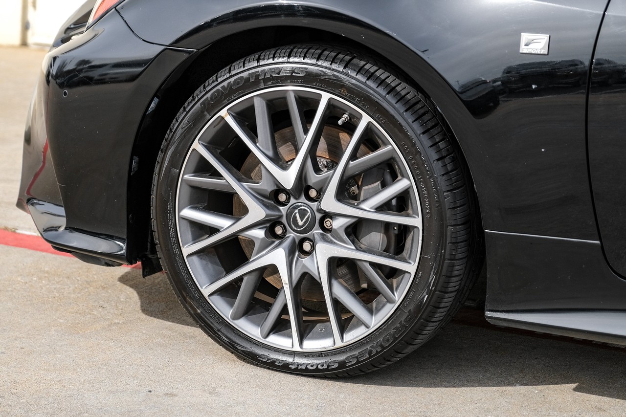 Lexus RC Vehicle Main Gallery Image 54