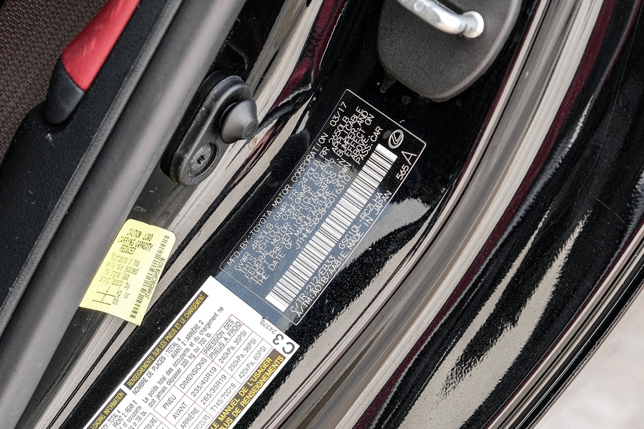 Lexus RC Vehicle Main Gallery Image 57