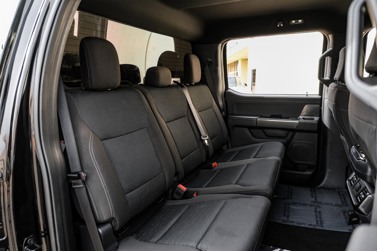 Ford F-150 Vehicle Main Gallery Image 32