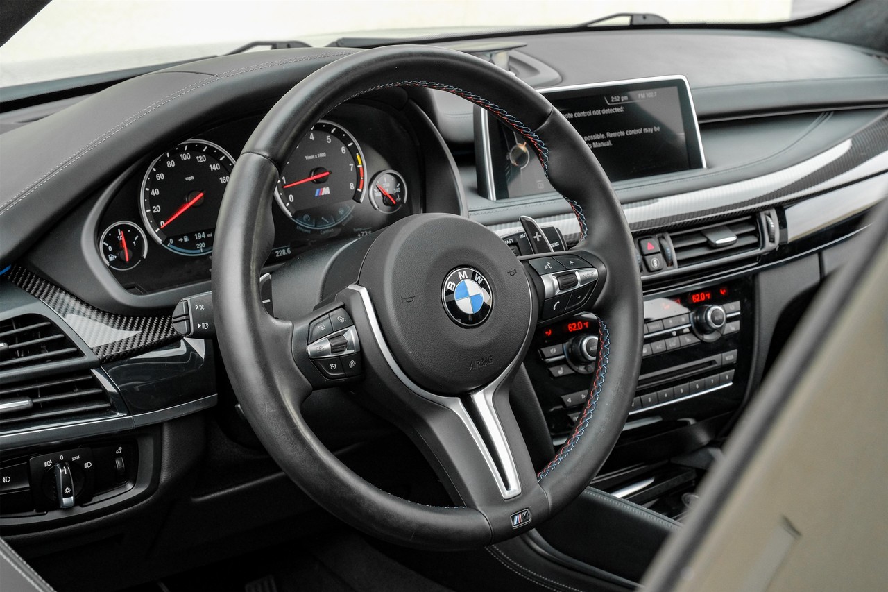 BMW X5 M Vehicle Main Gallery Image 16