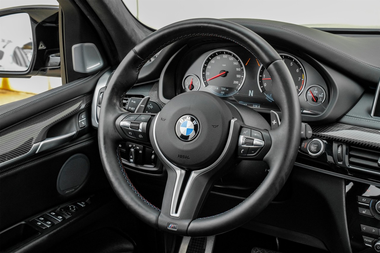 BMW X5 M Vehicle Main Gallery Image 17