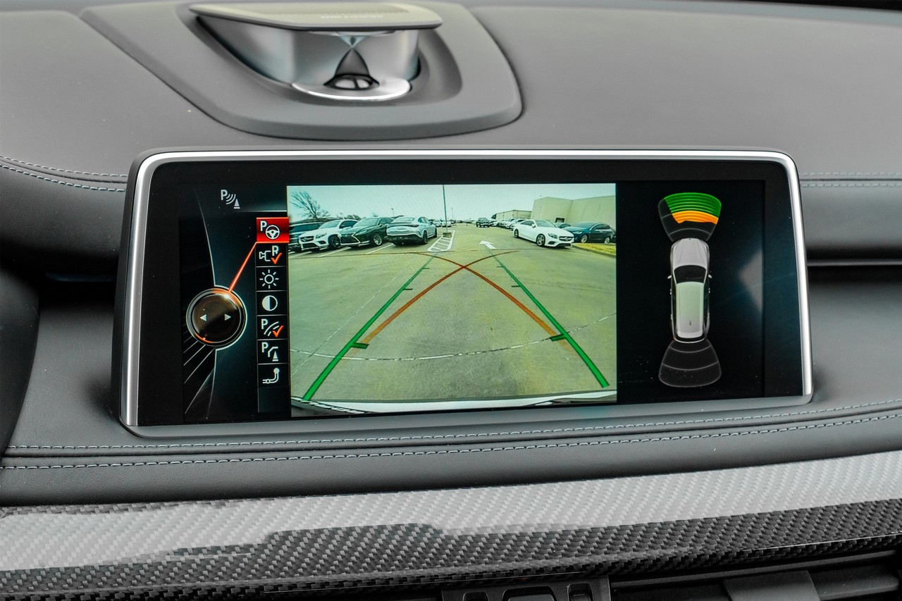 BMW X5 M Vehicle Main Gallery Image 25