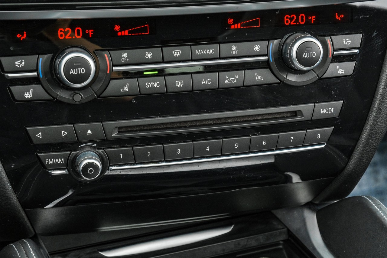 BMW X5 M Vehicle Main Gallery Image 32