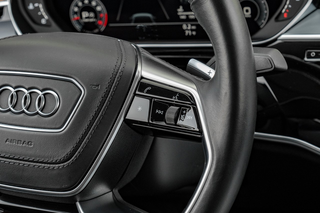 Audi A8 Vehicle Main Gallery Image 19